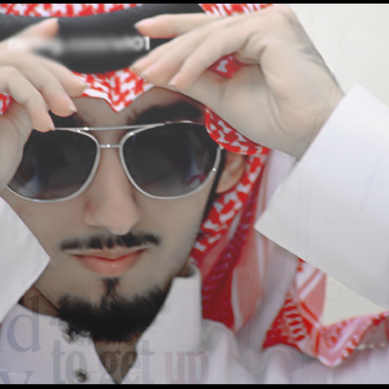 كلن على همه سرا