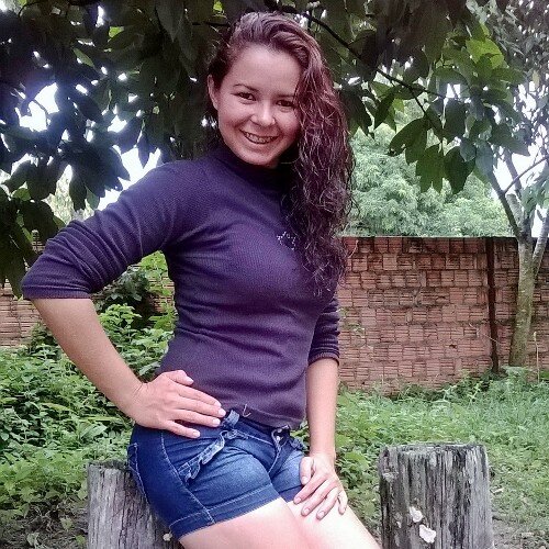 Não sei se é esse jeito de menina mulher que me faz feliz, ou esse jeito de mulher feliz que me faz menina.