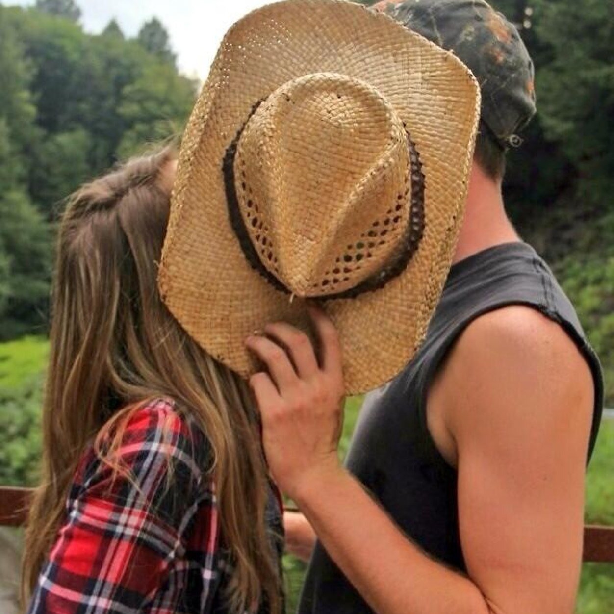 The best kinda love is with the most unexpected person at the most unexpected time✨