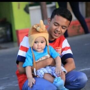 Berikanlah senyumanmu k'semua orang, tpi berikanlah cintamu kpd satu orang ajj,,,