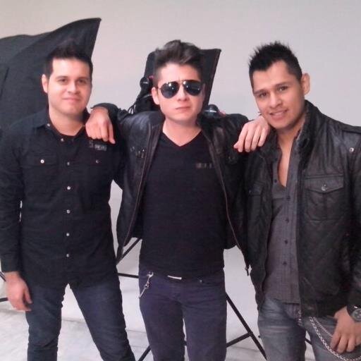 Indie Rock/Pop. Robert (Voz), Danny (Guitarra), Erik (Batería), , Guille (Bajo)  //Management: Joel Villela ( +52 811 506 4373/ ID 072*8*36305 )