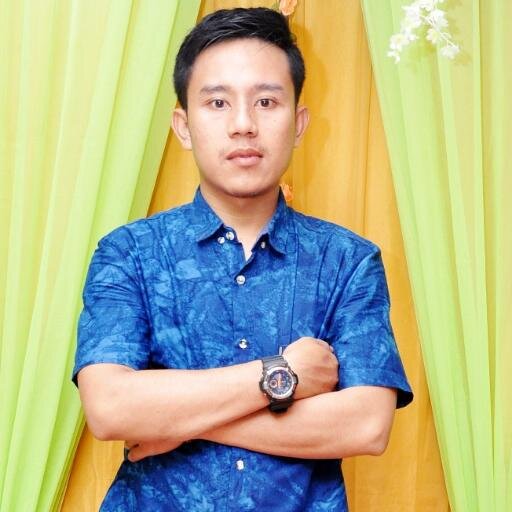Aku bertahan karena punya alasan. Aku tak akan meninggalkan tanpa alasan.