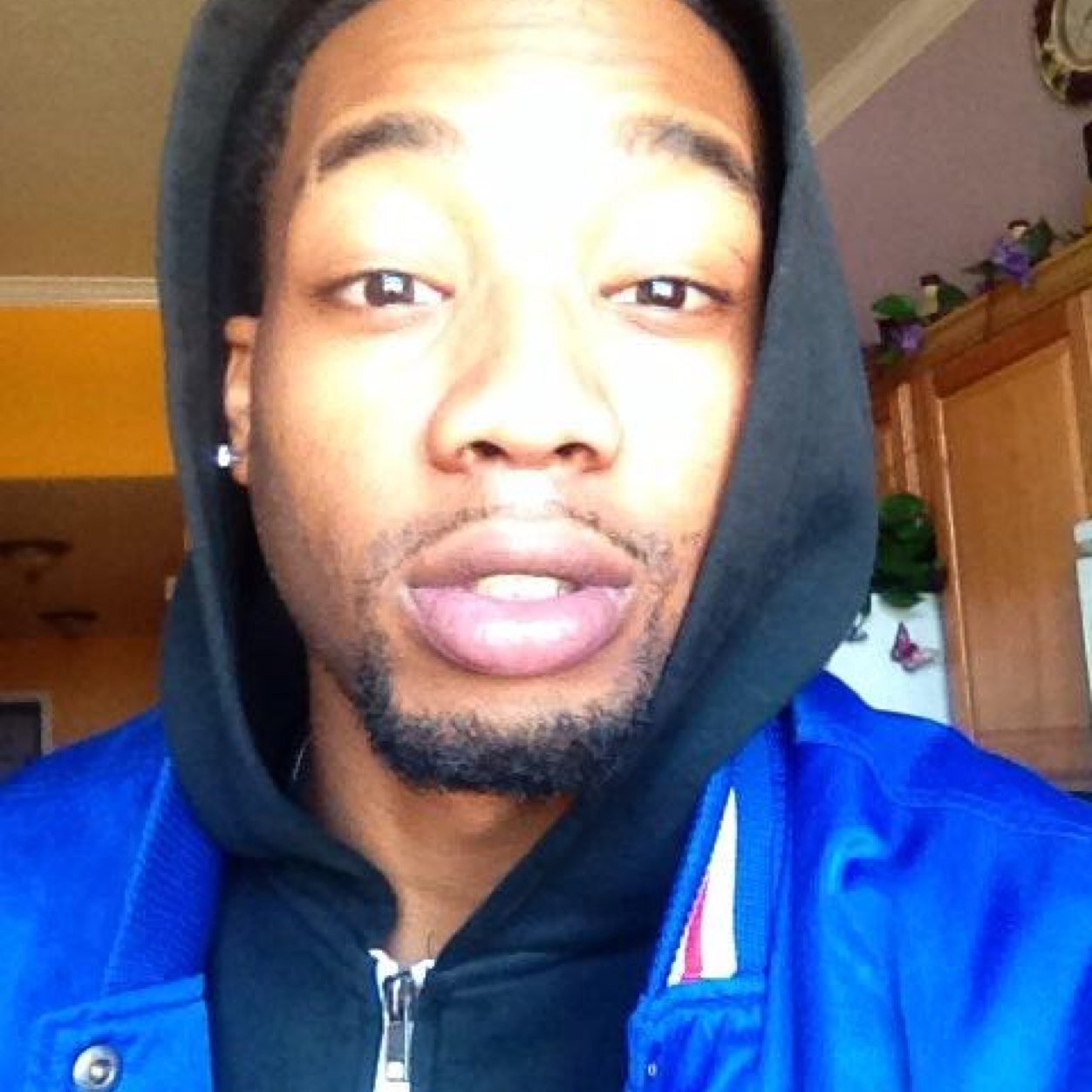 Just Following Gods commands the rest will follow 5 things to know about me #God1st, #Singer #Humble #TeamHeat #Single.!!