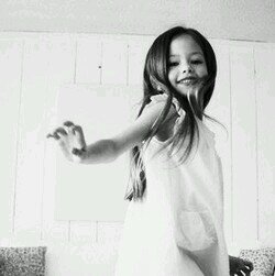 xMackenzieFoyx's profile picture. |vampire|fl|