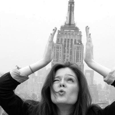 И во северната светлина понекогаш може да се види Аурора, како што и во најтемната душа има зрак љубов.