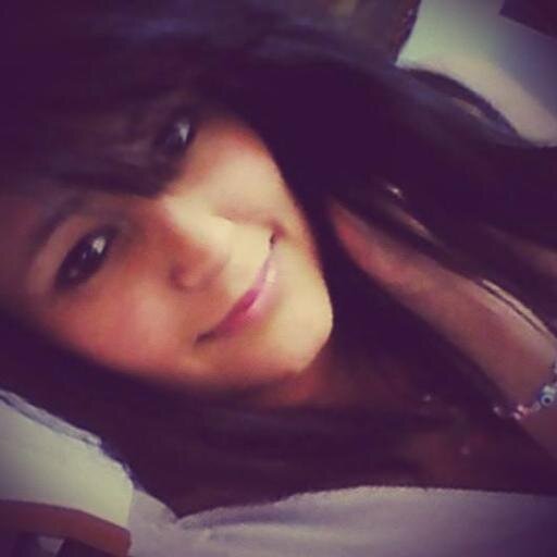 Estudiante de Artes Escénicas. Feliz de cada lágrima que he derramado y de cada sonrisa que en mi rostro ha emanado.