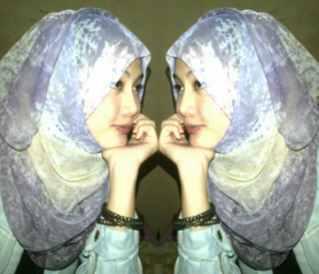 I ♥ Allah. Mahasiswi
