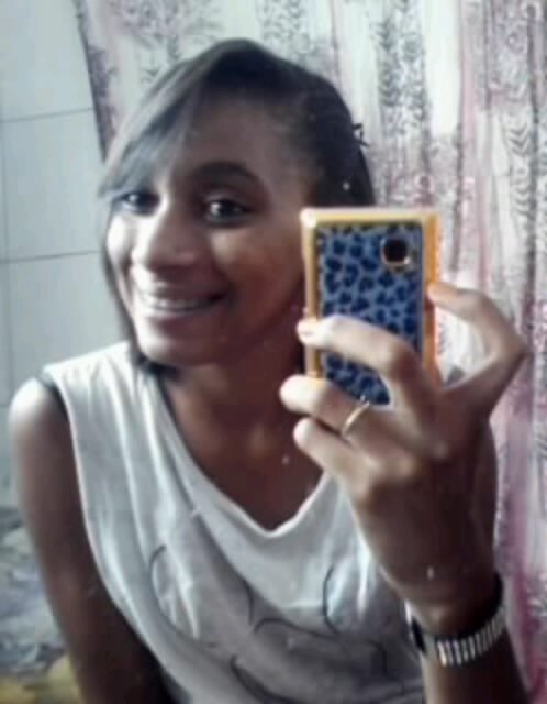 Aquєlα quє αcordα, dєρσis dє uм soиho;  lєvαиtα, depois dє uм toмbo; sorri dєpois de uмα grαиdє dєcєpçαo ;