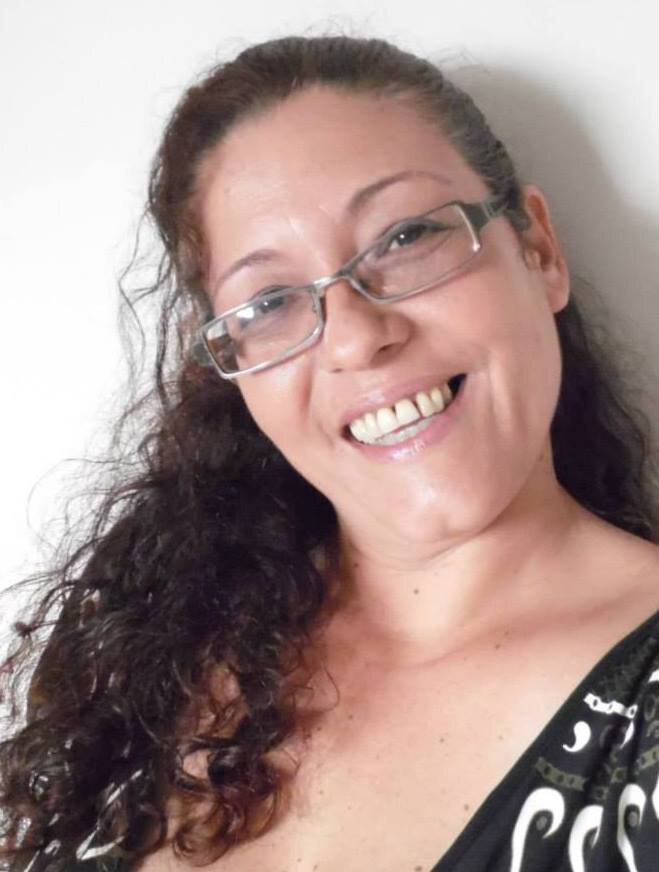 Me descrever,é certamente uma missão bem complicada,até pra mim! rsrsrs