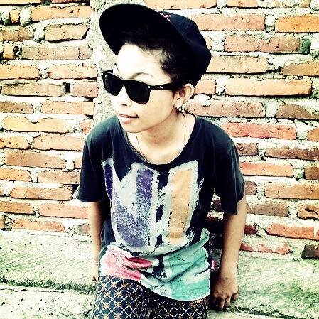 yeyencliquers's profile picture. Mengapa baru saat ini aku menoleh, saat semuanya tdk mungkin lagii... 
Menyesal..Menyesal............