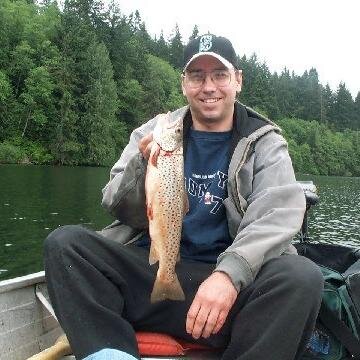 Married to wonderful, beautiful woman. 2 wonderful children. Star Wars fan. Seattle Sports Fan , Love to fish!!!!