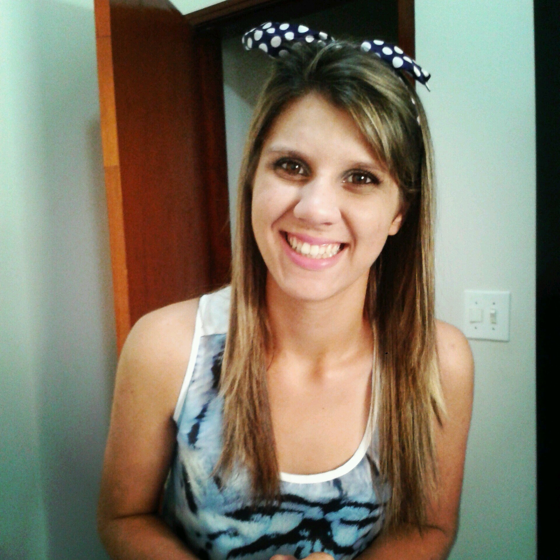 pra que levar a vida tão a sério,se a vida é uma alucinante aventura na qual jamais sairemos vivos *--*