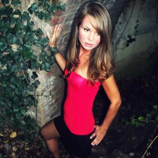Aspiring #Entrepreneur & #World #Traveler . #Marketing & #Promotional  #Model, #Artist #Hippie #Goodvibesonly #Peace #Love