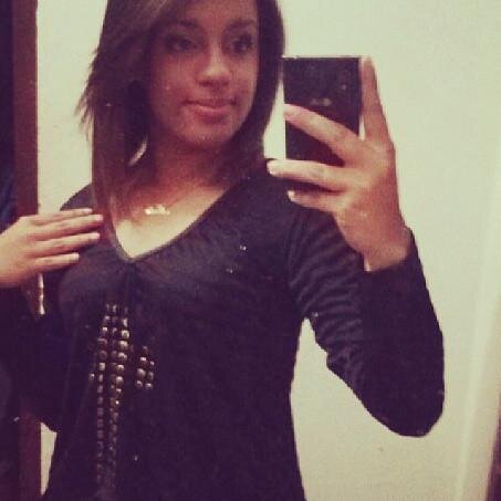 Jogadora De Voleibol , 18 , Brazil