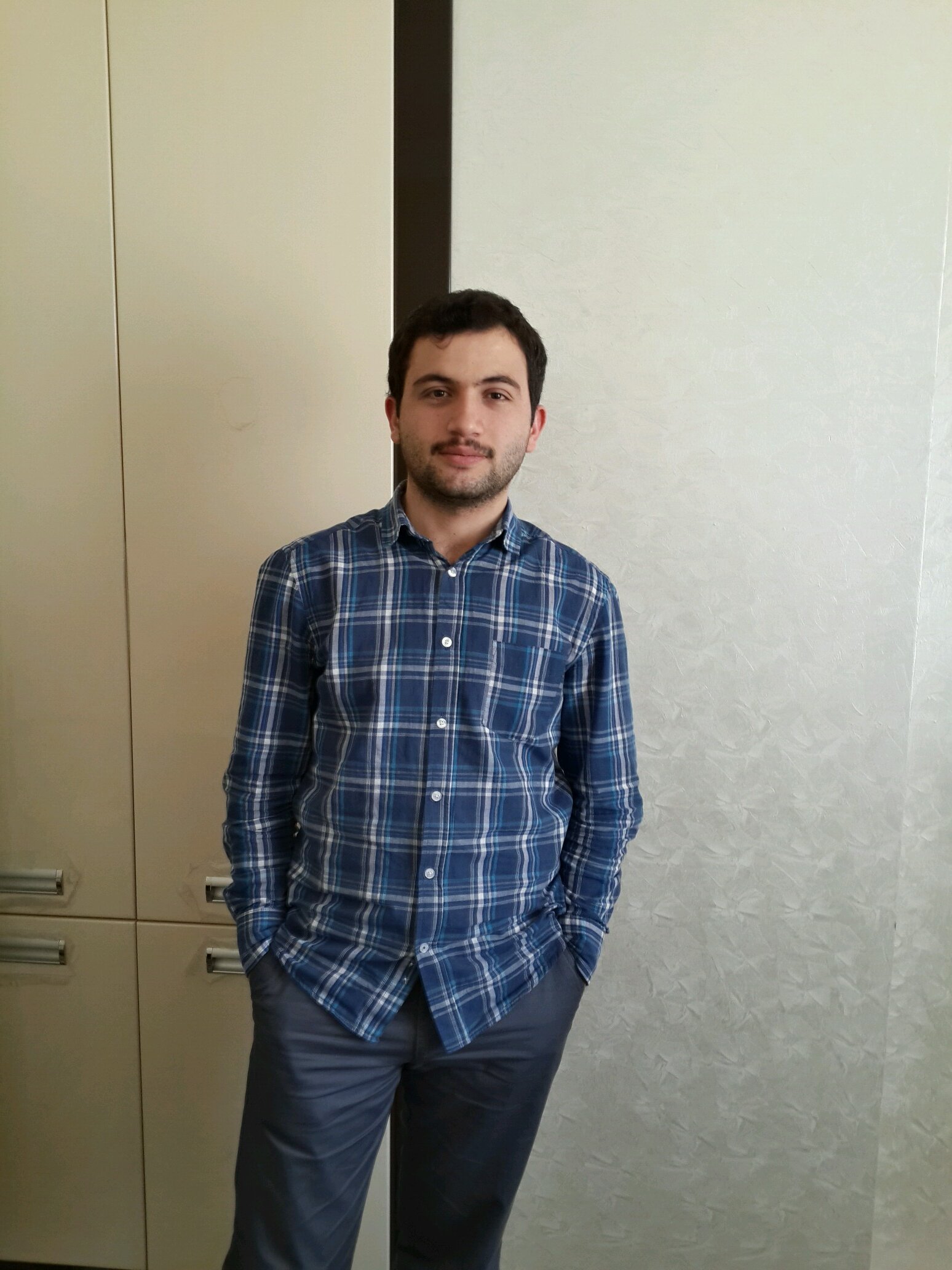 *Takdir-i Huda, kuvvet-i bâzu ile dönmez
Bir şem'a(Nur) ki, Mevlâ yaka, üflemekle sönmez.*
Tarihçe-i Hayat