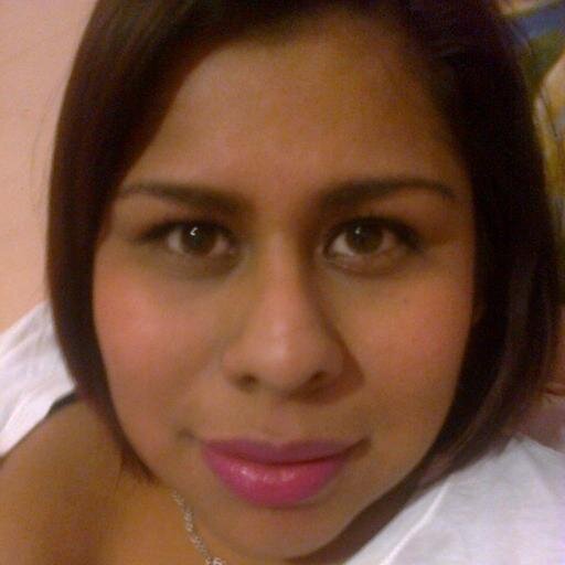 Soy alegre, divertida me gustha mucho la musica de thdaaaa, me gustha baliar......            Me encantha el color morado...