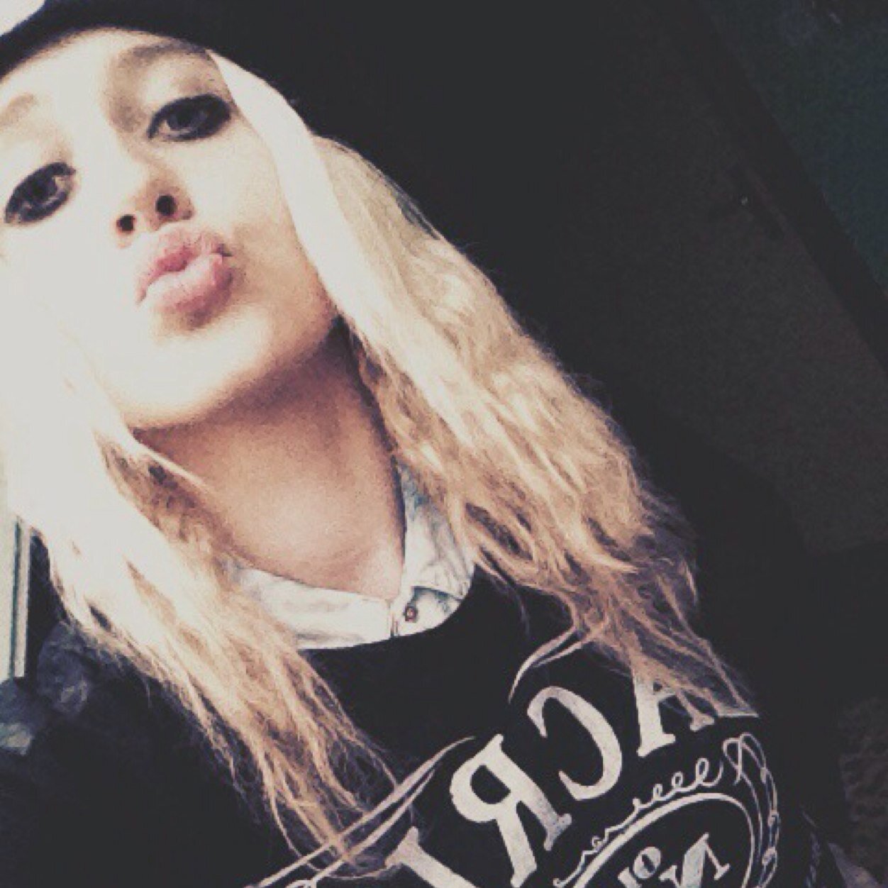 Facebook : Manon Obey Snap : Manouille-62 ✌ #teamcelibataire #teamIphone #teamstarlettes .