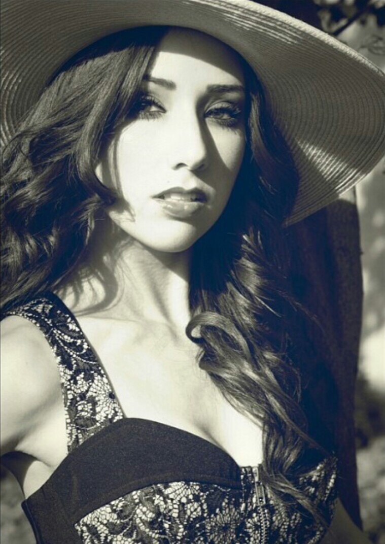 Fan account for Hilly Hindi one of the most gorgeous, talented, sweetest little ladies of all time!! #HillyMonsters #TheHillywoodShow check out #TheHobbitParody