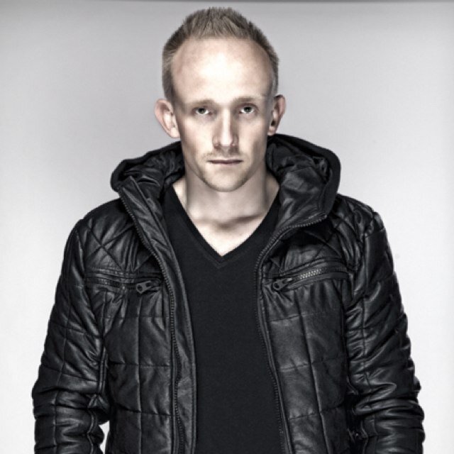 International party dj //DMC world finalist// Producer and radio host on a national radio (NRJ). Travelling around the world to share my music!