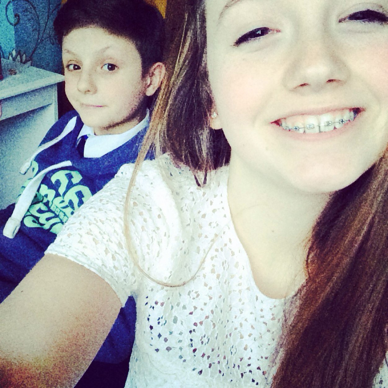 Please follow i follow back :)