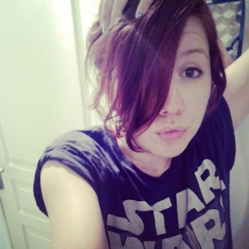 MrsChinaLullaby's profile picture. Créatrice de trucs pour mini humains, raconteuse de trucs, et puis, le reste.