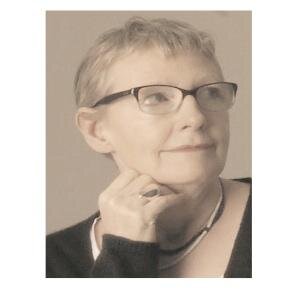 graphic designer, volunteer and activist, lover of family, food, travel and scotland.