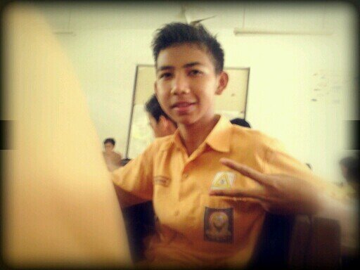 Follow back , Just mentions !!
okeyy guys.