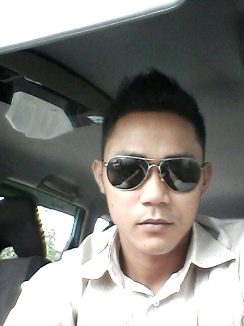 Musician,Marketing Executive di PT.ASTRA INTERNATIONAL DAIHATSU samarinda n drummer @mytuesday_band