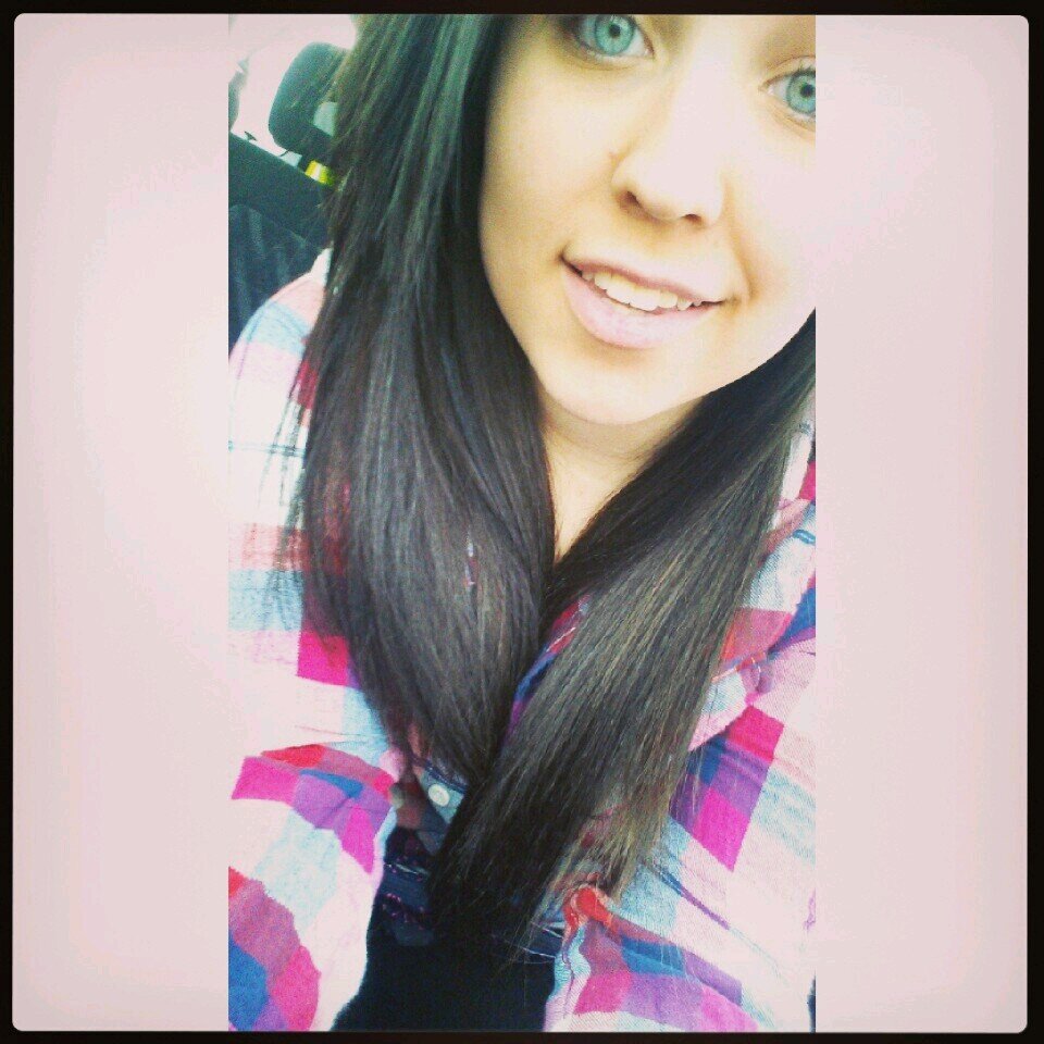 18 years. College Girl. Single.