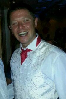 I'm grant from salford, man united fan, my hero's scholes,zidane,gascoigne simples oh an me mam ;) x