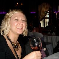 Rebecca Jones (@poppet_star) 's Twitter Profile