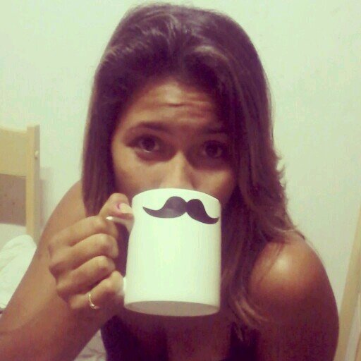 Ela é assim, meio incompreendida, meio carente. Mas não fala nada. Ela espera que alguém perceba que ela não está bem, que a cuide e a ame!