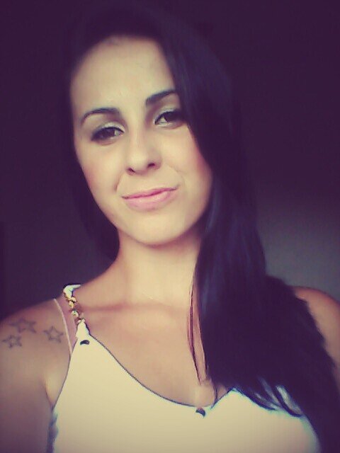 Viver Intensamente . Nunca desista por ser difícil. Dizem que tudo aquilo que é difícil de conseguir, é mais difícil ainda de perder *--*