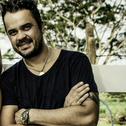 CLAUDIO SALLES,
🎼produtor musical
🪗sanfoneiro
🎙sanfonaço