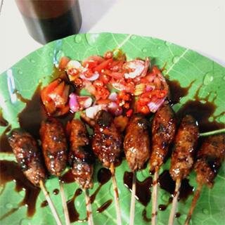 Rasakan Sensasi Nikmat Kuliner Sate Terbaik Asli Solo di Jl Bukit Jarian 36, Depan Unpar, Buka Tiap Hari Mulai Jam 11 - 21. Murmer, Wuenak Tenaan ... !!!