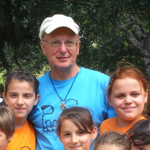 Salesiano, vivo a Rivoli, sono parroco, parrocchia  San Giovanni Bosco. Mi interessano: educazione, scuola, mondo giovanile, dialogo religioni e mondo Caritas