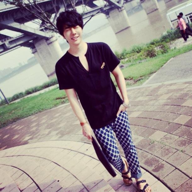 Handsomeness Level : Countless.