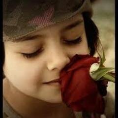 ‏‏‏‏وَ حينّ يَحينُ رحيليَ : هبْ ليَ يا اللہّ منَ يذكرُ اننيّ رسَمتُ يومًا بسمہً علىَ شفَتيہ فَ يدعُوا ليّ♡♡