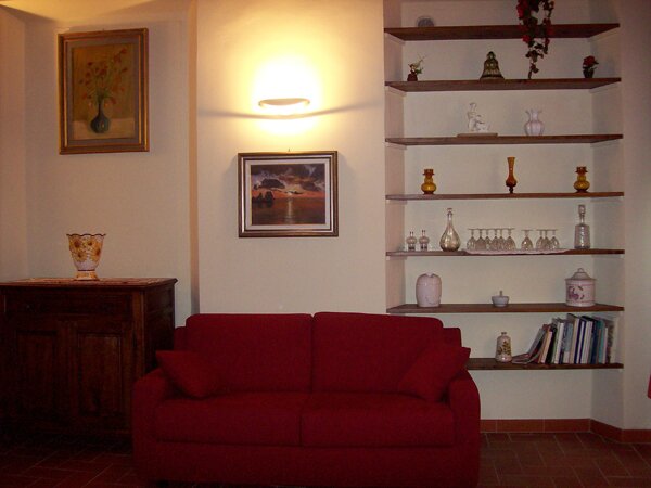 Giglio Apartment in Florence, 400 metres from Santa Maria Novella Railway Station. Up to 4 guests, just perfect