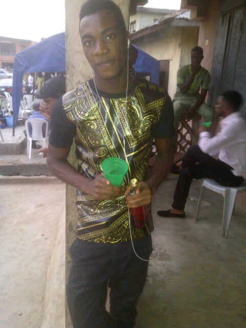 Am a cool funny dude ... Love making friends and connections