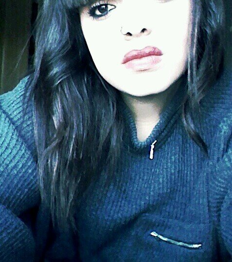 Anitapolvos's profile picture. Que fácil fue tocar el cielo, la primera vez cuando los besos fueron el motor de arranque.