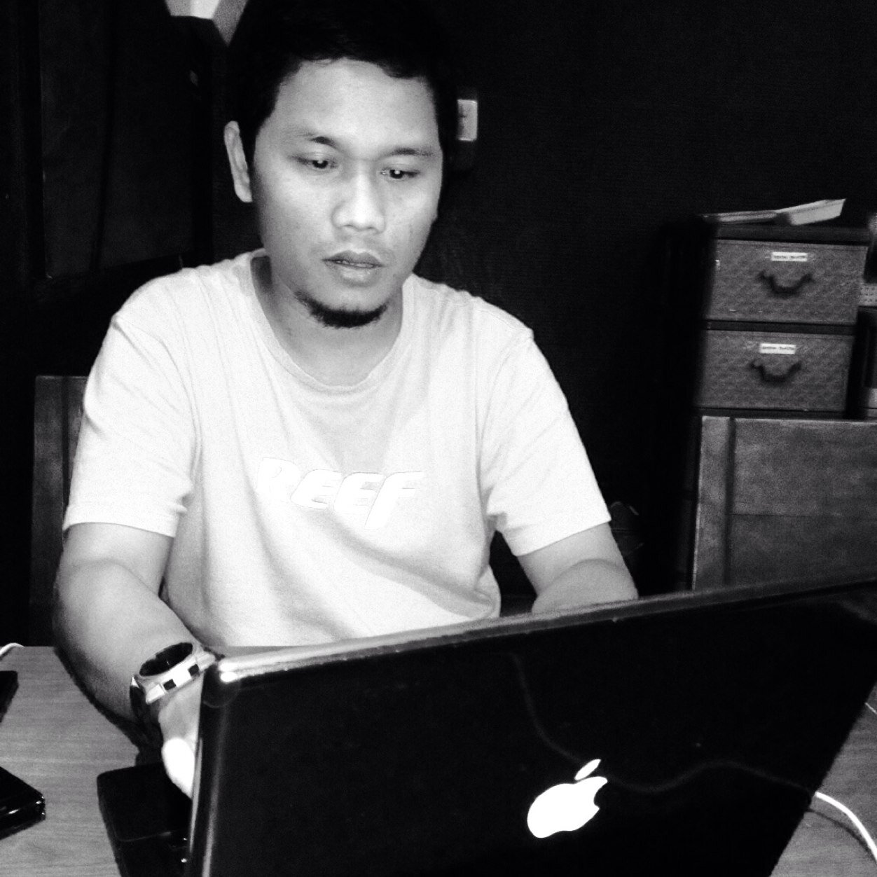 creative planner | #RZ | CP for @danirahardiasli @revolbert | books, music, drums, tennis, and traveling in spare time | IG: red.supernova
