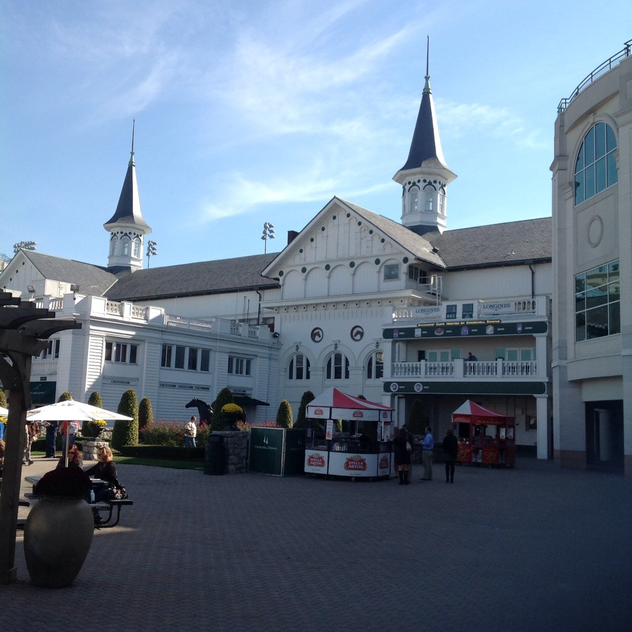 Huge Horse Racing Fan, Owner. Len Ragozin student. Handicapper. Thoroughbred Partnerships made easy.
