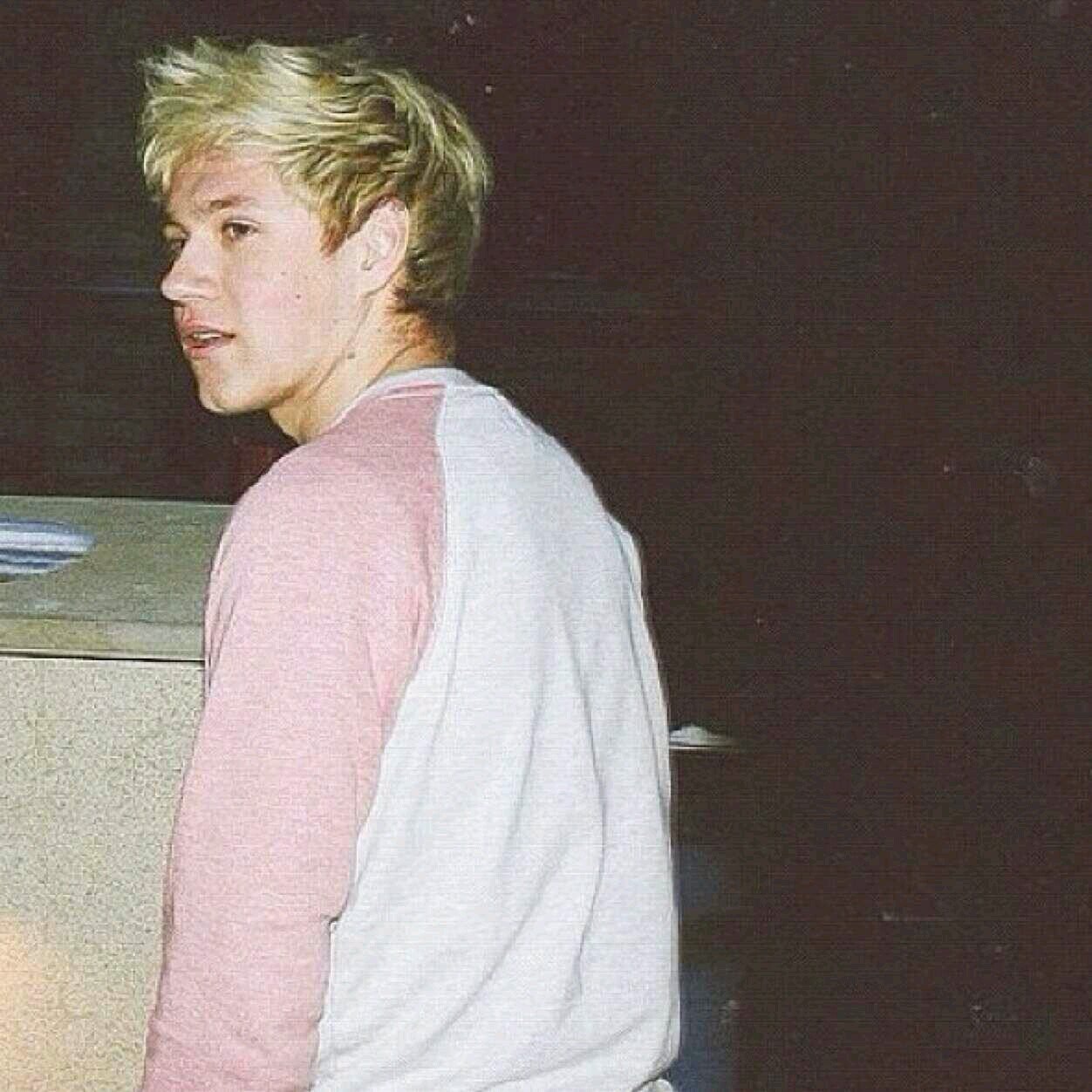 daily reminders that niall loves you! he does, and a lot // by @muIllingar :D