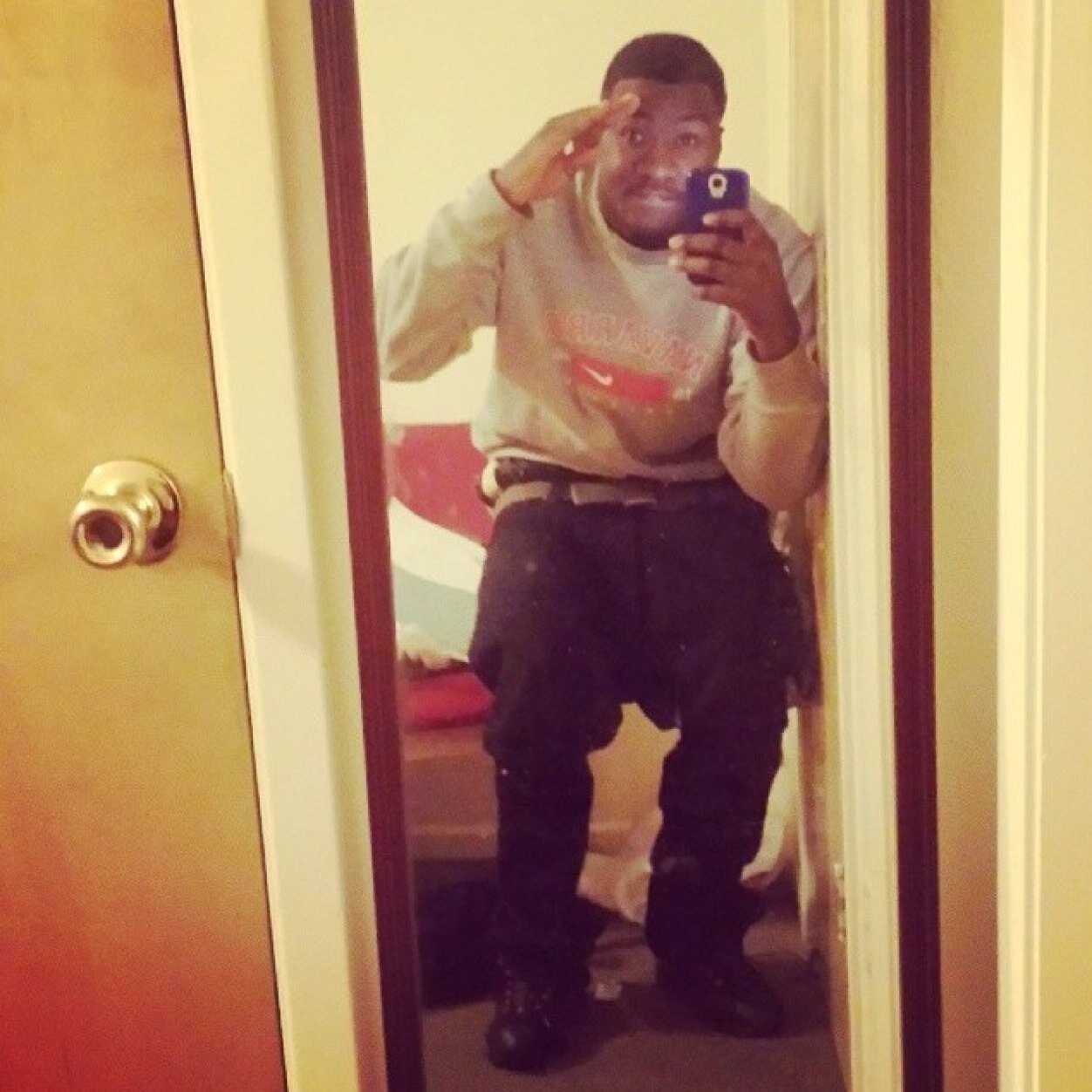 I'm 21, living life from Dallas not a cowboys fan tho lol ima straight Sagittarius to the fullest