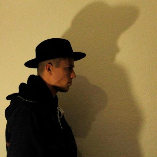 jonrueda's profile picture. Un poco de todo y mucho de nada. Inconformista. Intento de politólogo.