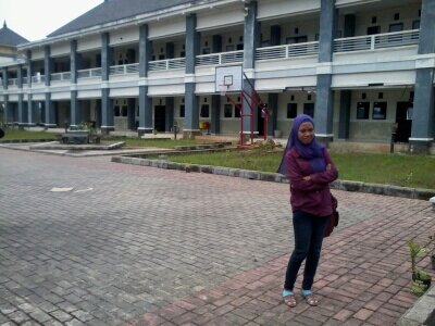Just an ordinary girl who lost in civil enginerring world.