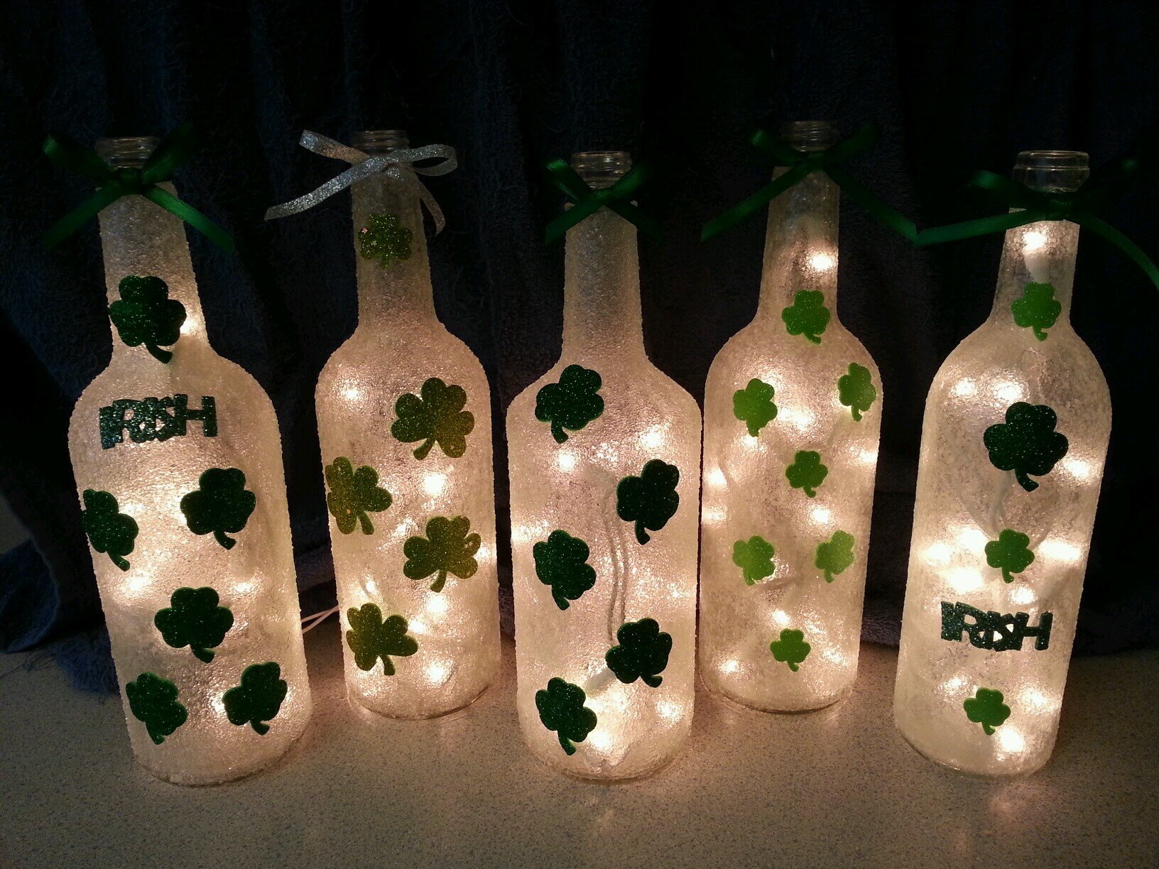 LisasLights's profile picture. Beautifully Hand Decorated Whiskey and Wine Bottles for all Holidays and occasions. #BillsMafia #Bills #Sabres #Buffalo #NFL #NHL http://t.co/3J92lnEY45
