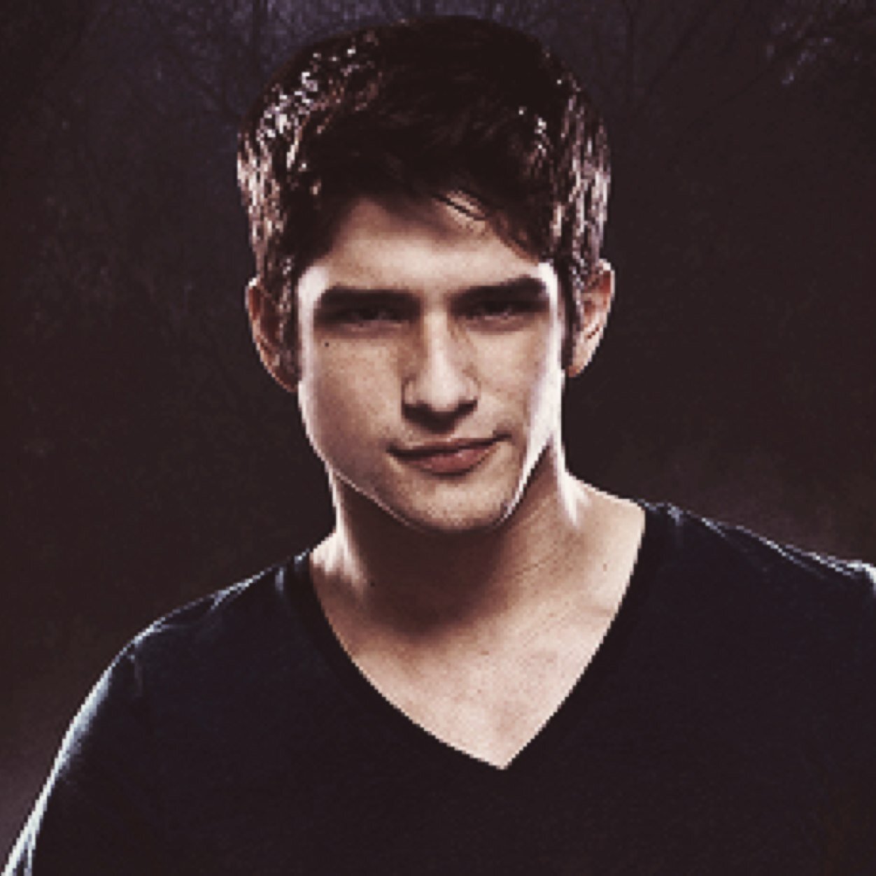My name is Scott. Im a werewolf and i will try protect my friends and family from what dangers lie ahead on my road. #TrueAlpha #RP #TW #Multi-verse #single