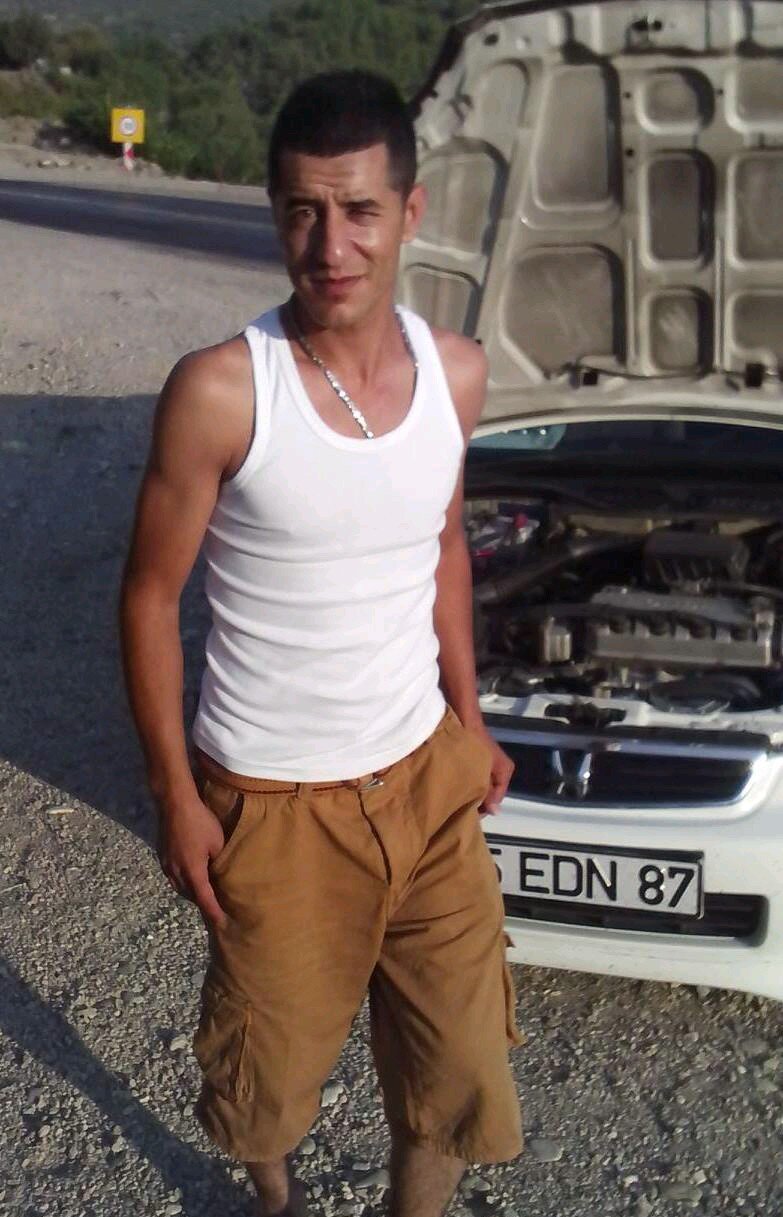 omrozy's profile picture. hayatla papaz olduk zor barışırız...